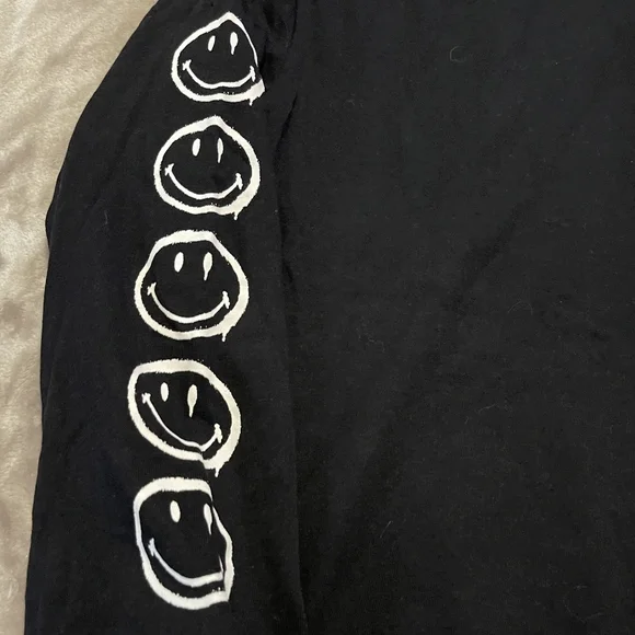 Smiley X H&M Cotton Black Long Sleeve Graphic Tee Size Xs - Picture 4 of 6